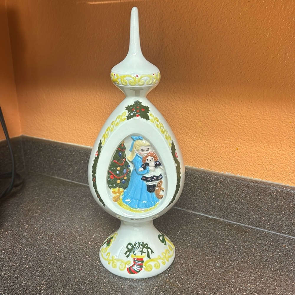 BYRON MOLDINGS CERAMIC XMAS TREE TOPPER 12”